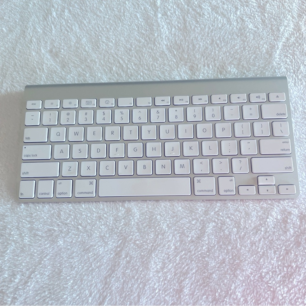 Apple Wirelesss Keyboard. Model A1314